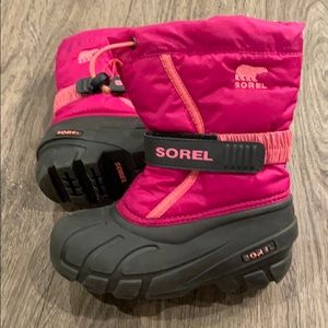 Awesome condition girls Sorel winter boots sz 12